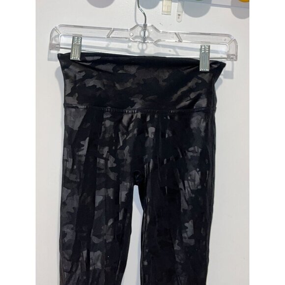 Spanx Camo High-Waisted Faux Leggings  Size Large Womens - Picture 3 of 10